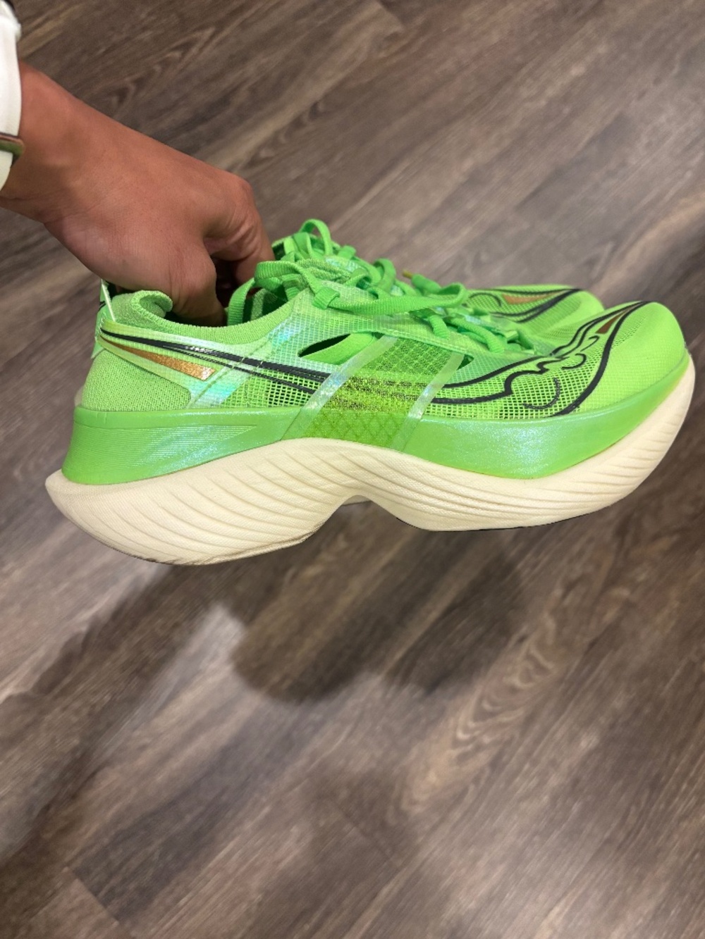 Saucony Endorphin Elite (Women’s 9)